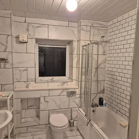 Séjour chez l'habitant Comfortable Double Beside Tramline *